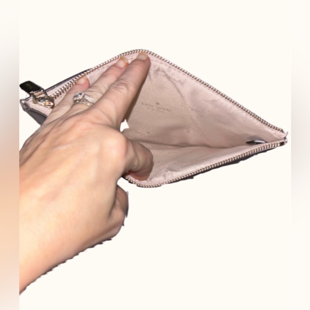 Kate Spade New York Cameron Street Sima clutch in a pink/blush Saffiano leather - Picture 3 of 9